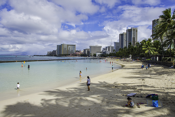 People enjoying their Honolulu vacations.